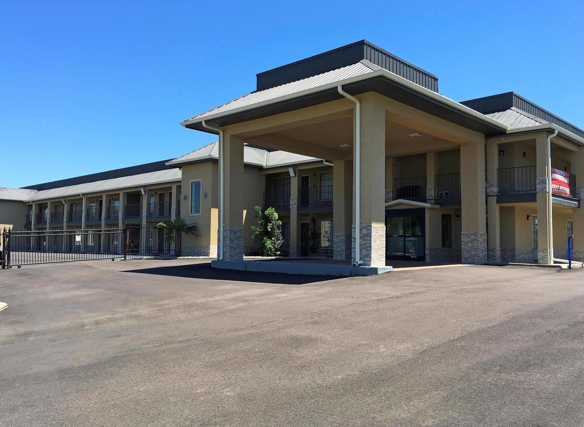 Super 8 By Wyndham Jackson Ms Hotel Exterior foto