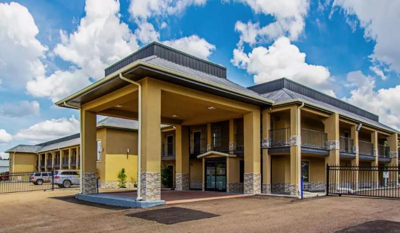 Super 8 By Wyndham Jackson Ms Hotel Exterior foto